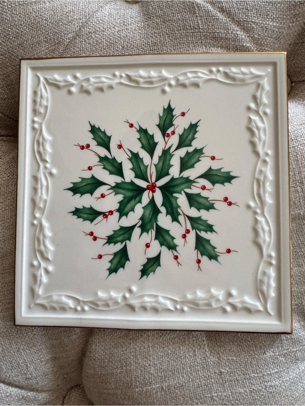 Lenox Holiday Carved Trivet NIB